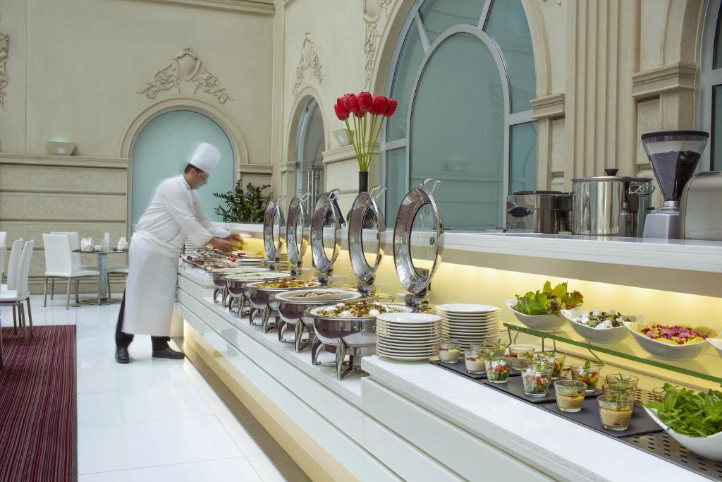 Food and beverages, Villa Rotana Hotel in Dubai