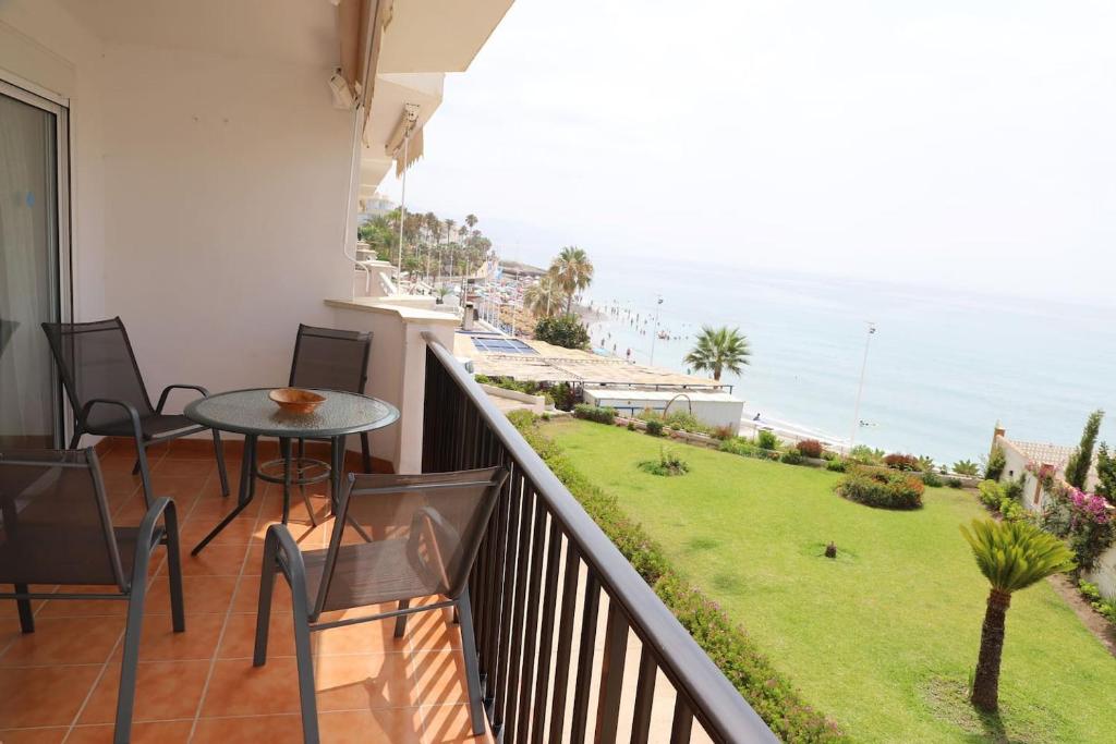 Apartamento en NERJA. Primera línea de playa - 1