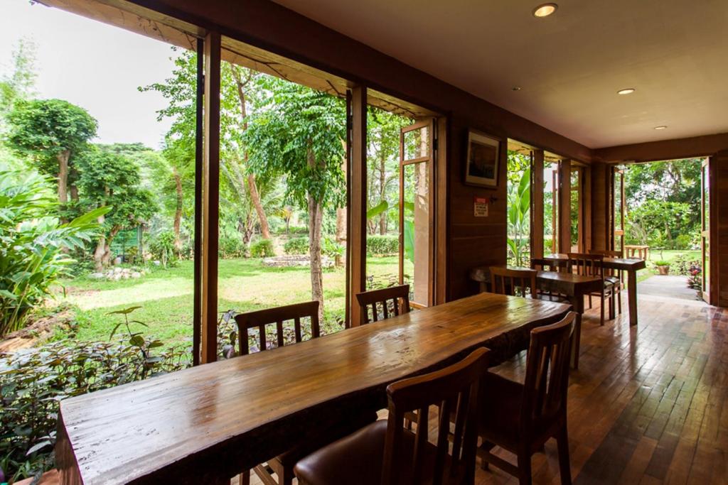 อาหารและเครื่องดื่ม