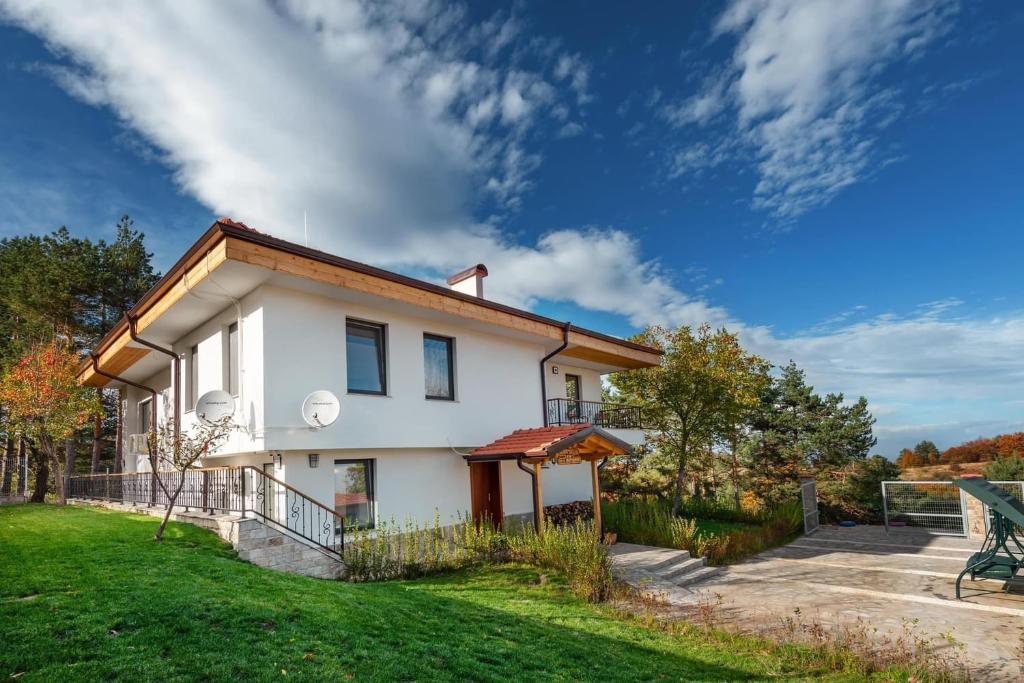 ВИЛА МАРИНОВИ, Boykovo