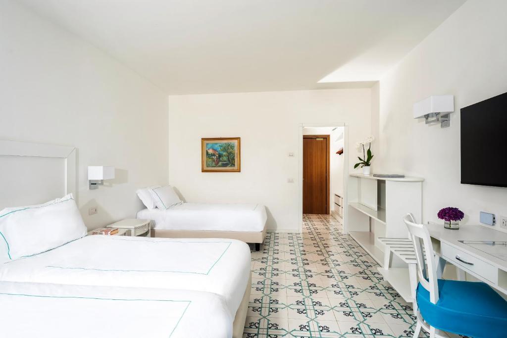 Sorrento Hotel Grand Vesuvio room