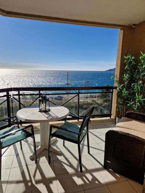 VILLA MAUPASSANT BORD DE MER - 2