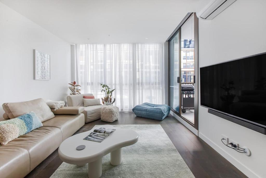 'The Ascot' Edgy Urban Flair in Flemington