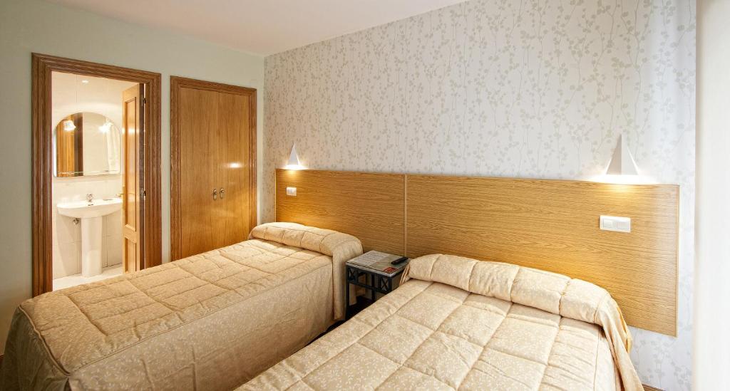 Hostal Bezana photo