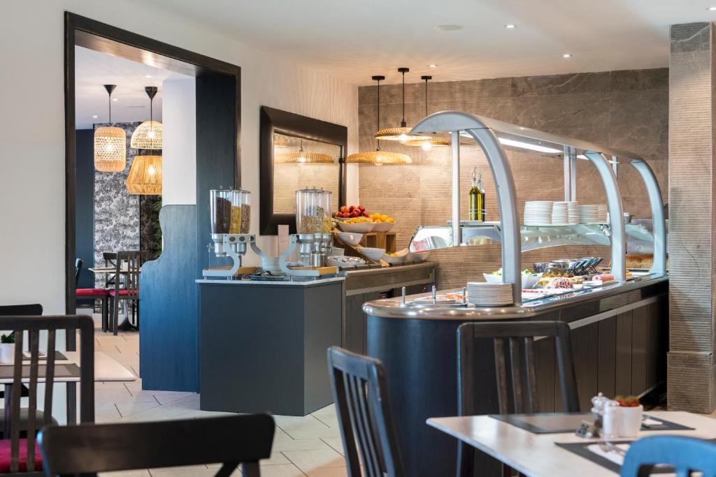 プラザ リージェンシー ホテルズ (Plaza Regency Hotels) レストラン