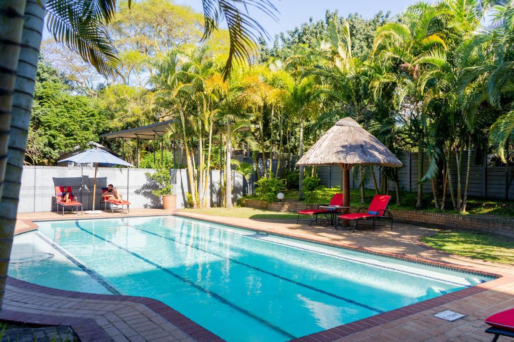 Indaba Lodge Richards Bay スイミングプール