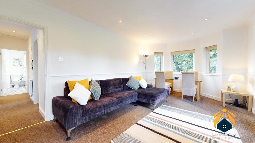 2 Bed Apartment - City Centre Park View - Free Parking