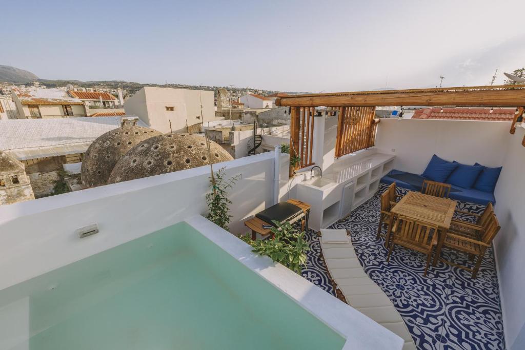 Minoos Residence with roof pool, Réthymno