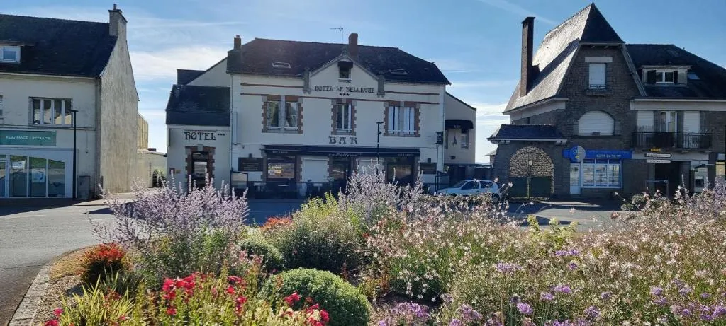 Hotel le Bellevue, hotel in Guer