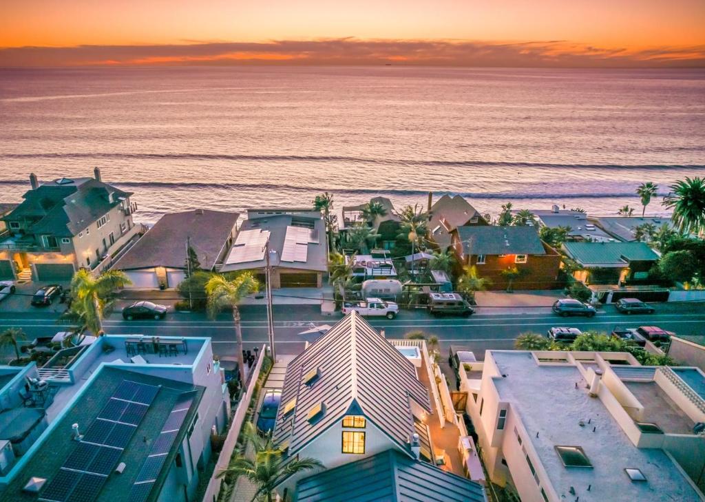 Neptune Hidden Gem, Encinitas