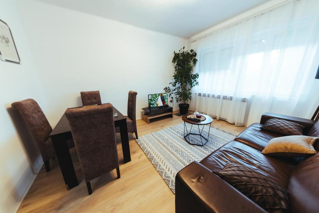 Sunny Apartment - 3
