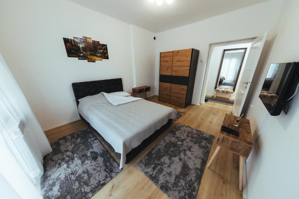Sunny Apartment - 5