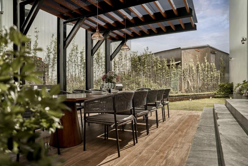 LAKEHILL VILLAS