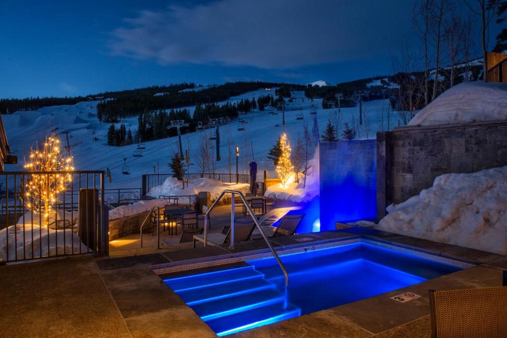 Hot tub