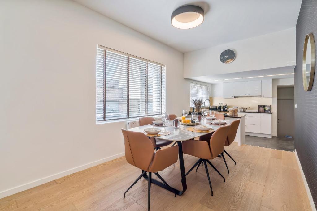 Sersea - spacious holiday house in Ostend with garage, Ostende