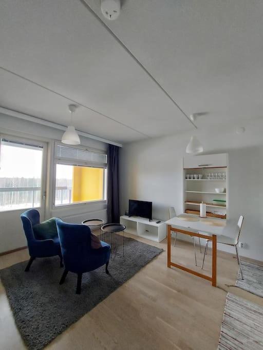 Kotimaailma - Avara ja valoisa studio Vantaalla, Vantaa