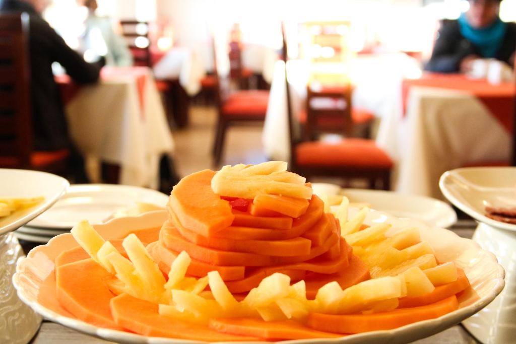 อาหารและเครื่องดื่ม