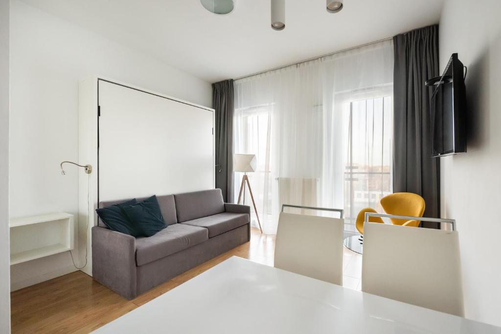 Varsovia Comfort 629 by BookingHost, Varsavia