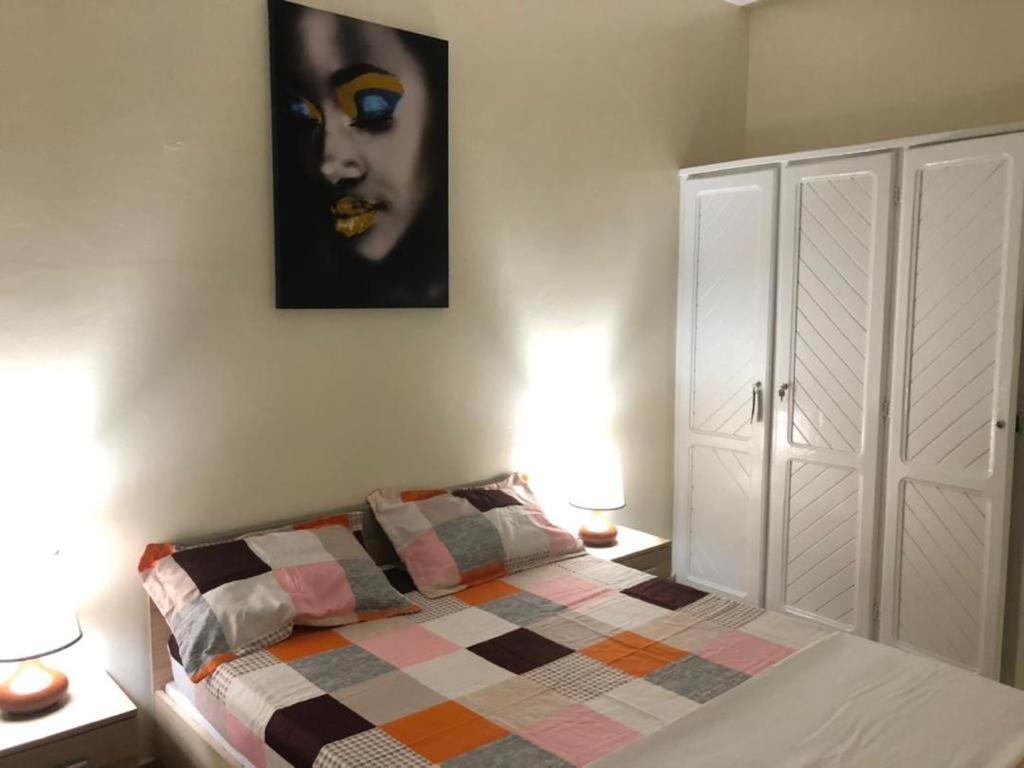 CHEZ CODOU Fann Hock, Dakar