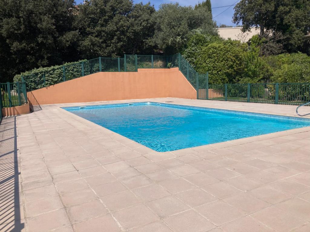 Villa climatisée calme avec piscine partagée Saint AYGULF/FREJUS - 3