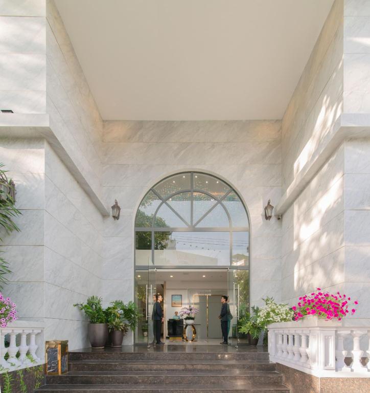 Florida Nha Trang Hotel: Vị trí, tiện ích, review, giá bán và kinh nghiệm đặt phòng