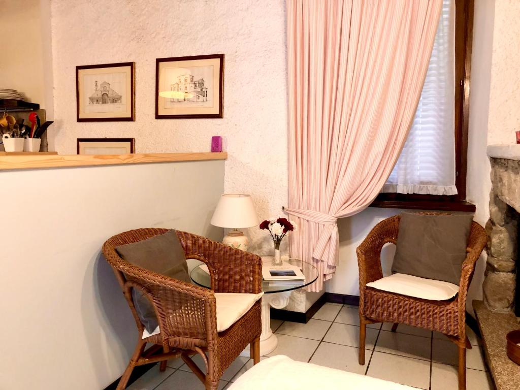 Country House Loveno - Corte interna - 3