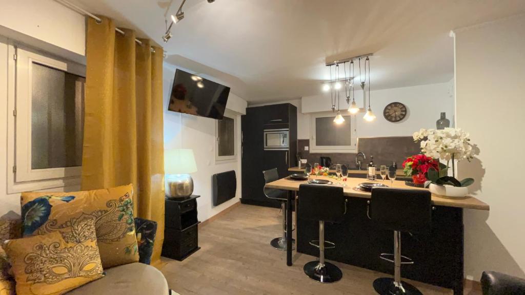 Le Sainte Croix Hyper Centre Metz - 1