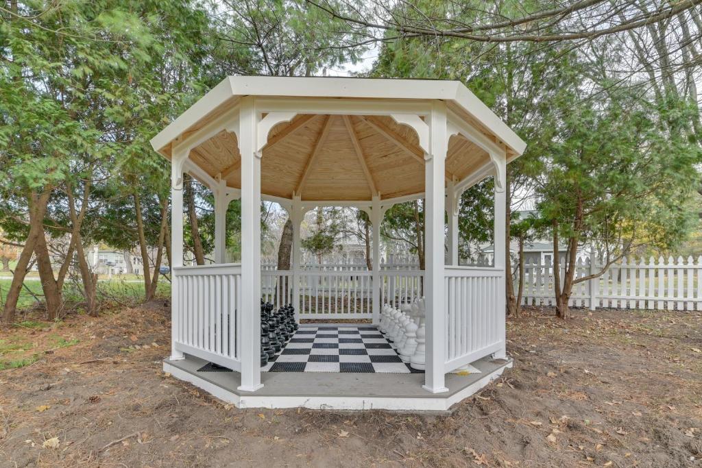 Spacious Naples Vacation Rental with Private Hot Tub