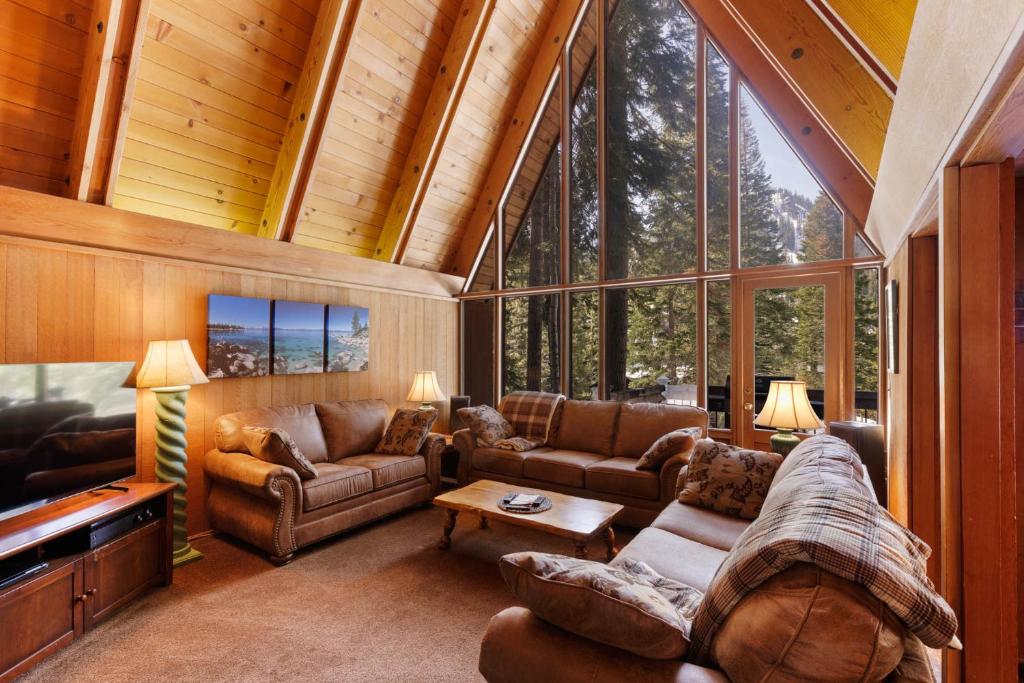 Snowy Paws - Pet Friendly - Alpine Meadows - Amazing views, close to slopes, Olympic Valley
