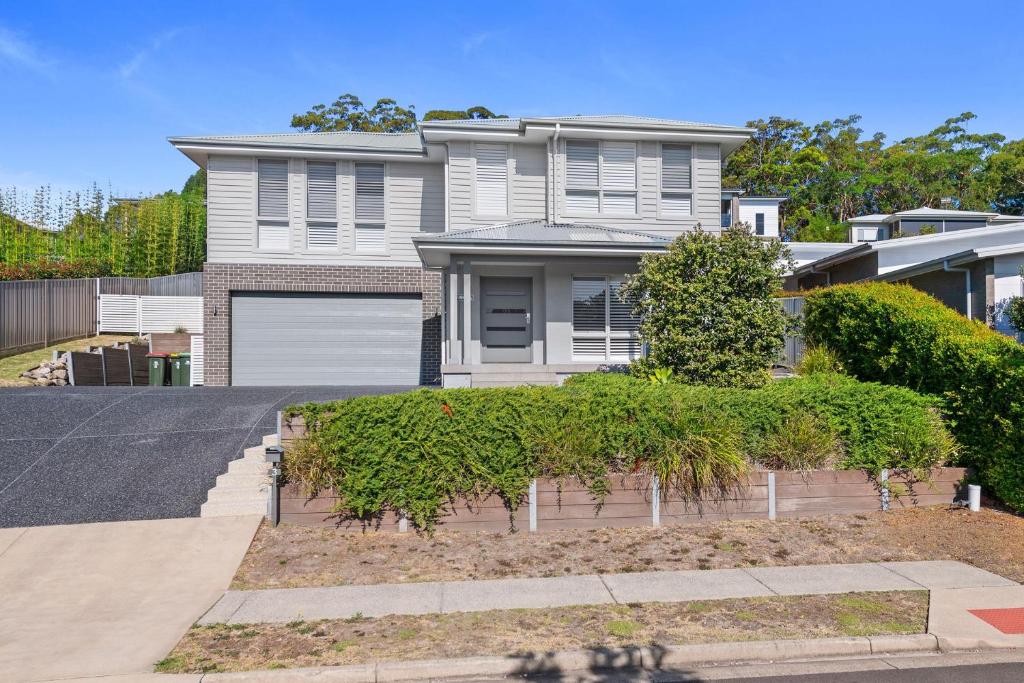 Giuseppina 3 Ebb Tide Way Corlette, Corlette