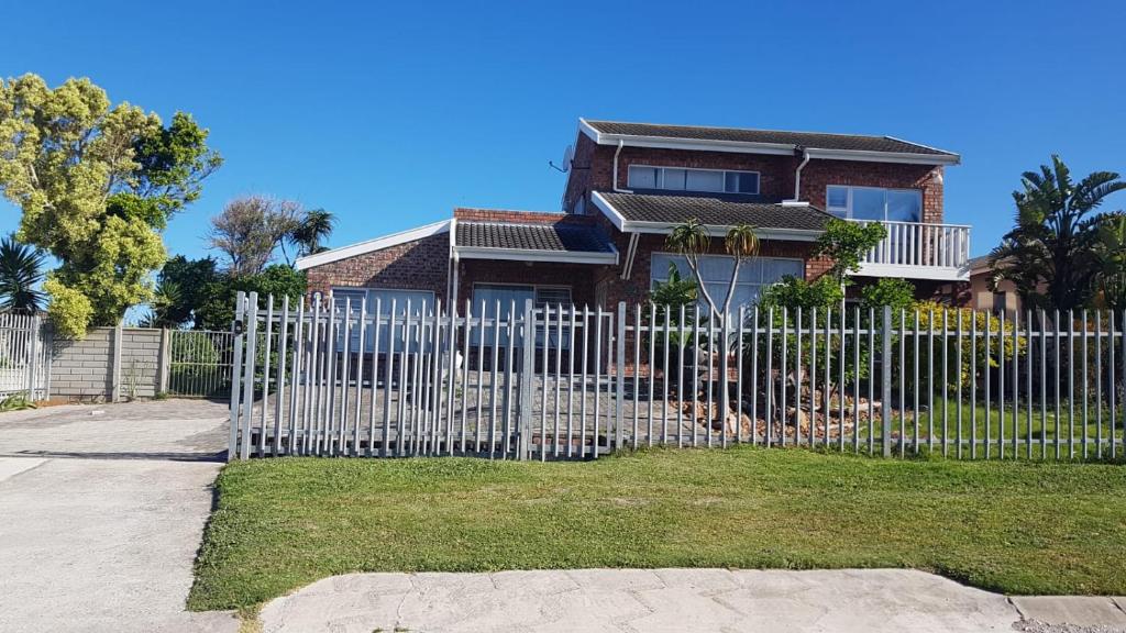 Admirality Cresent, Summerstrand