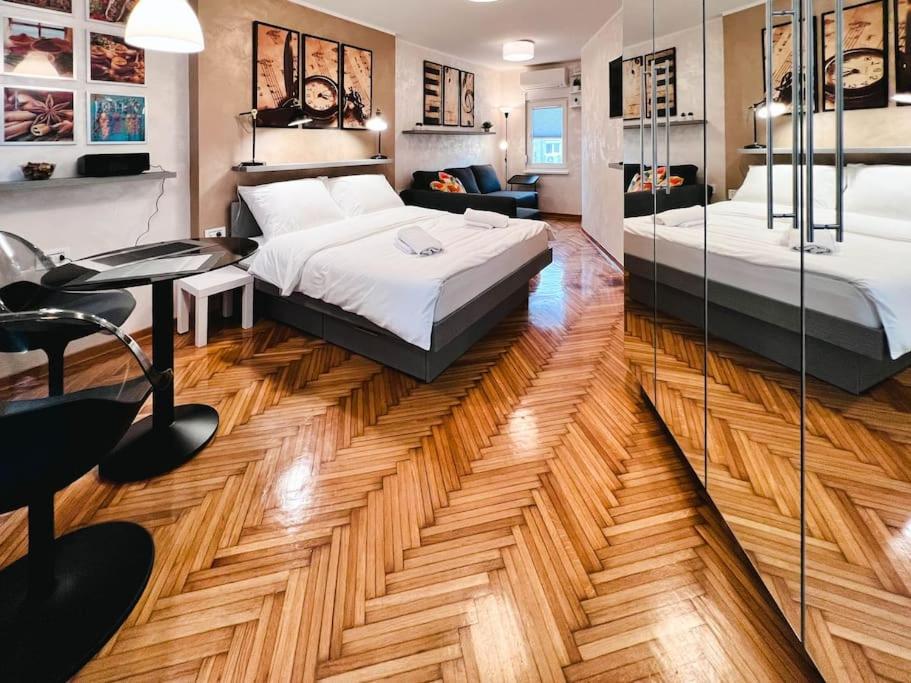 Stylish studio in city center - 1