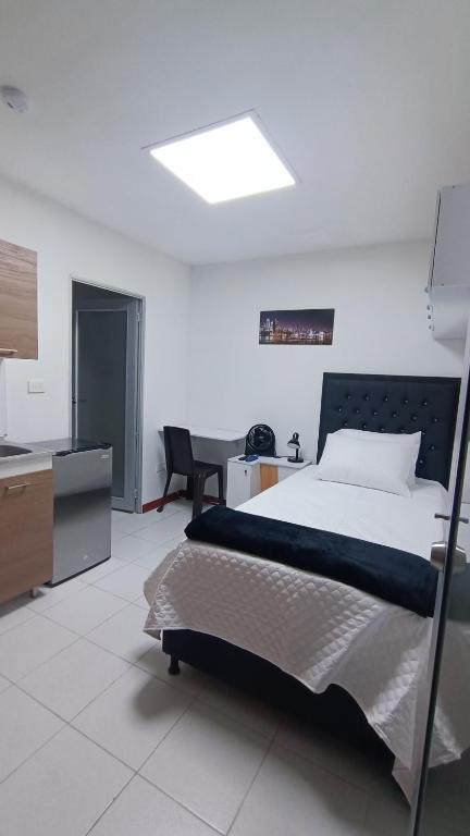 Mini-Estudio 4 Privilegiada Ubicación frente al Centro Comercial - 2