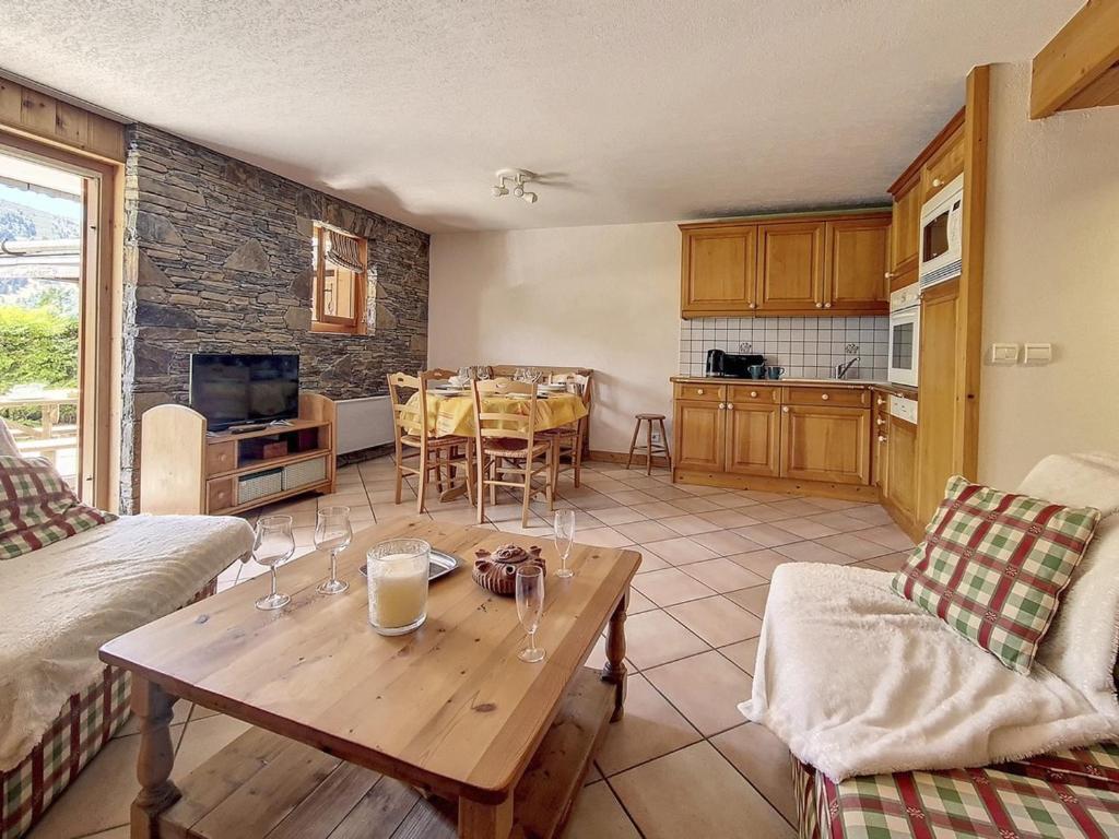 Appartement confortable au pied des pistes avec balcon et garage à Méribel - FR-1-688-37 - 1