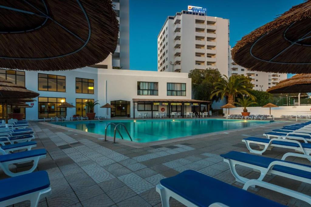 Hopstays - Albufeira Olympics with internal pool, Albufeira