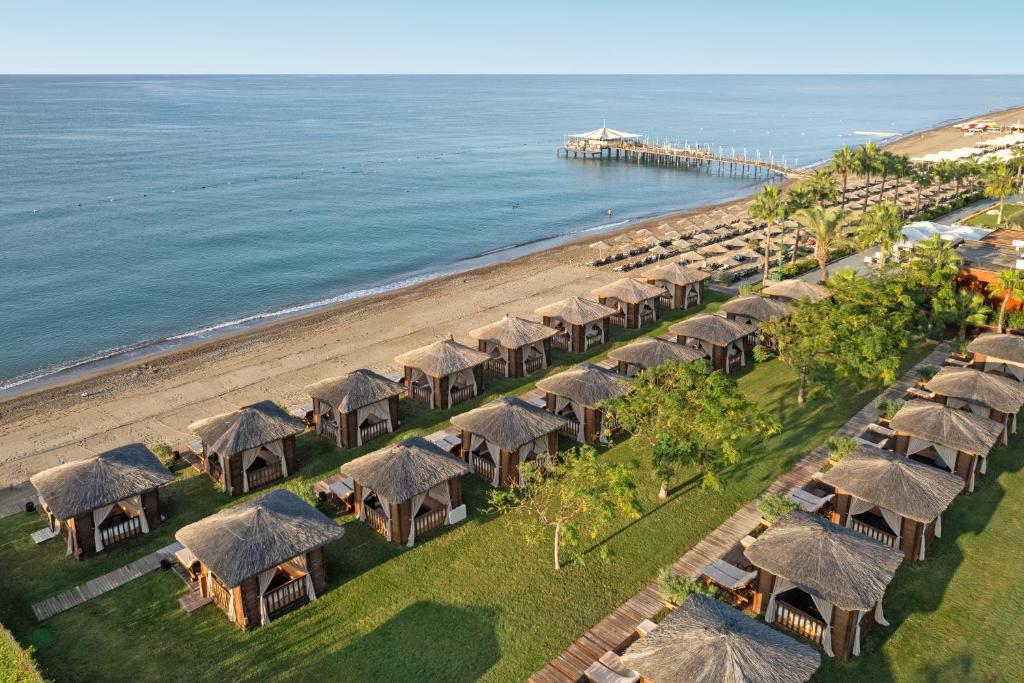 Dobedan Exclusive Hotel & Spa ''Ex Brand Alva Donna Exclusive Hotel & Spa'' — Beach in Boğazkent