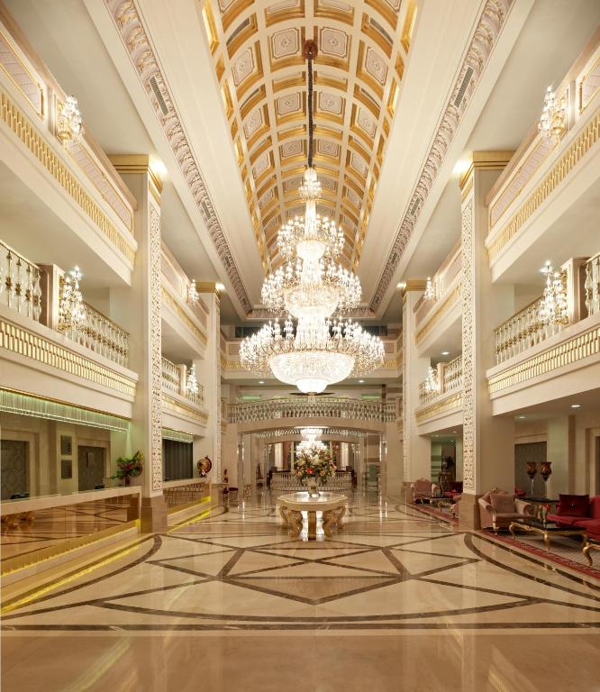 Dobedan Exclusive Hotel & Spa ''Ex Brand Alva Donna Exclusive Hotel & Spa'' — Hotel building in Boğazkent