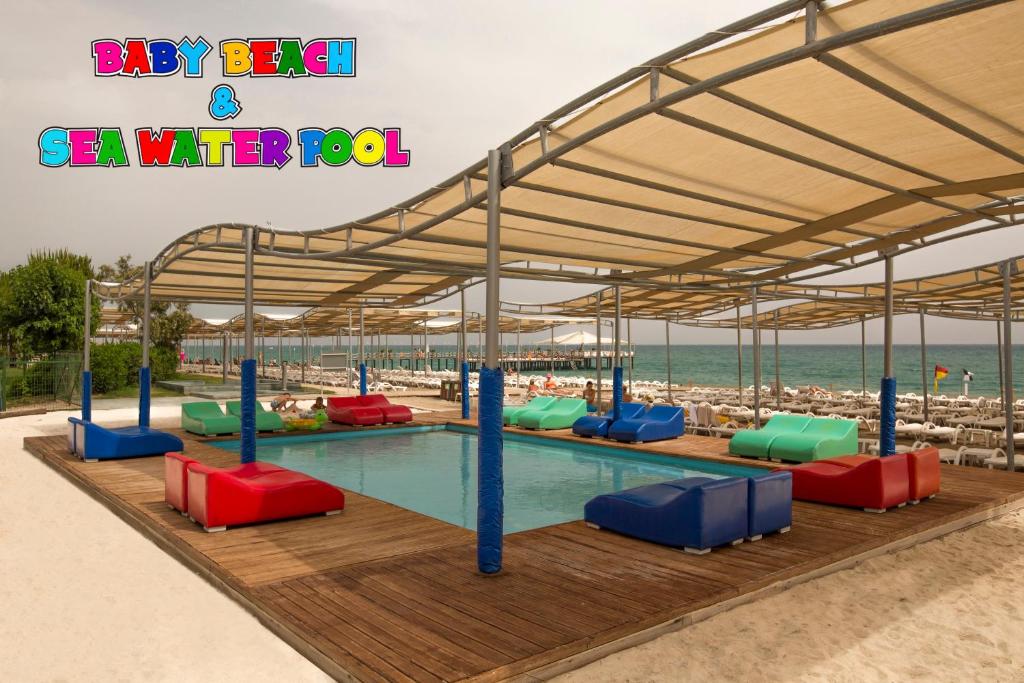 Dobedan Exclusive Hotel & Spa ''Ex Brand Alva Donna Exclusive Hotel & Spa'' — Swimming pool in Boğazkent