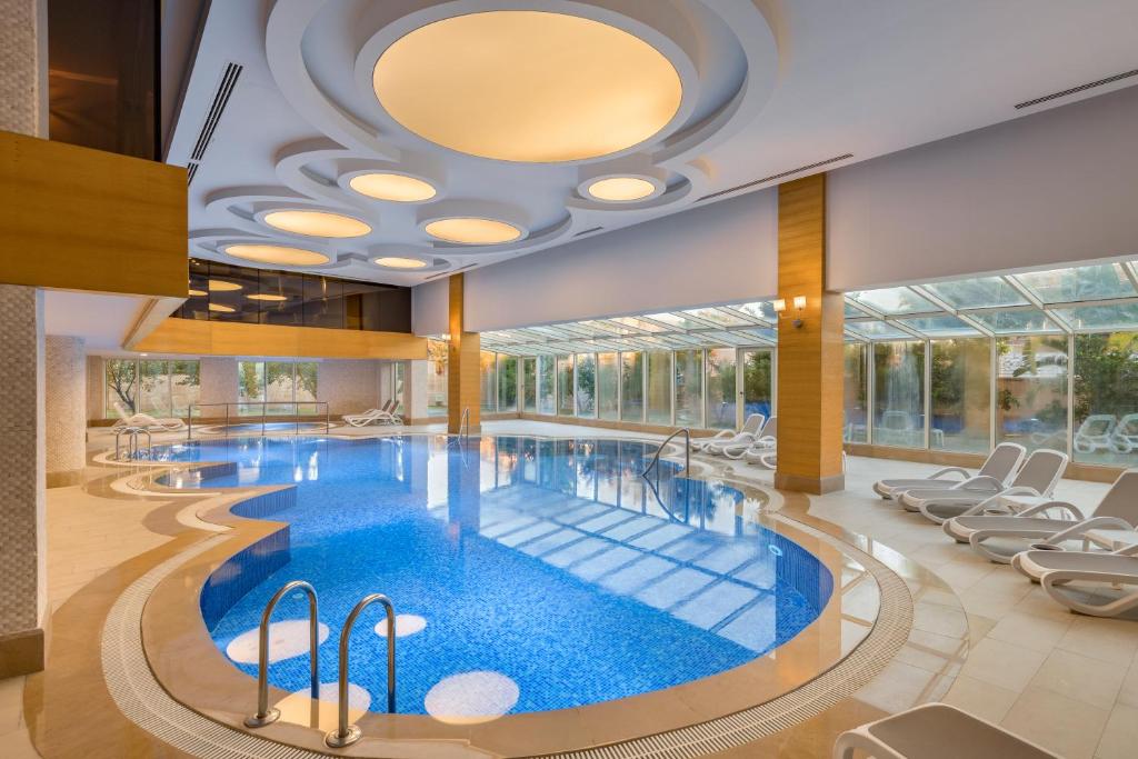 Dobedan Exclusive Hotel & Spa ''Ex Brand Alva Donna Exclusive Hotel & Spa'' — Swimming pool in Boğazkent