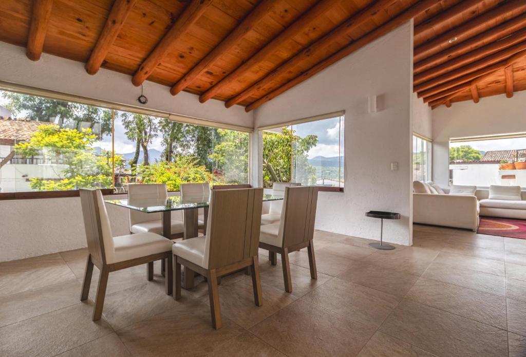 Top location with private pool - 4