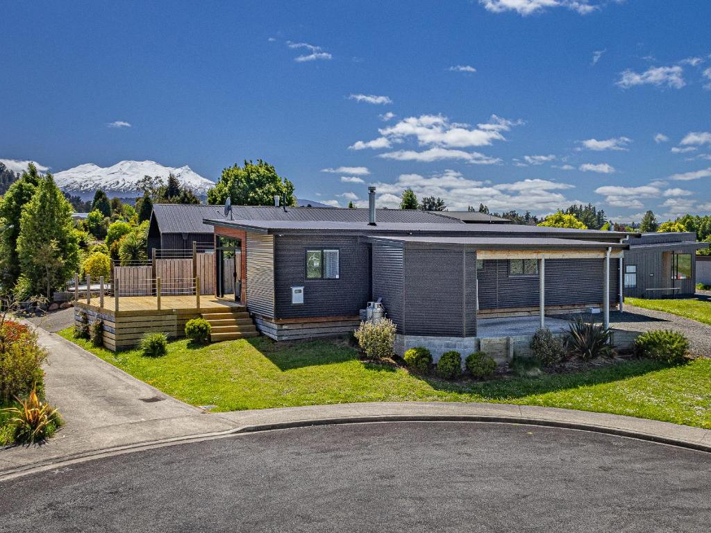 Kowhai Oasis - Ohakune Holiday Home, Ohakune