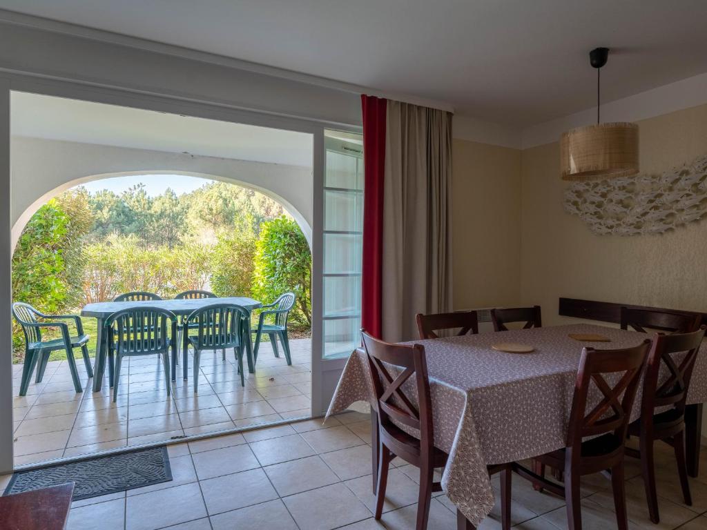 Appartement à Biscarrosse avec Piscine, Boulodrome et Terrasse – 7 Personnes, Ménage Inclus - FR-1-319-497 - 1