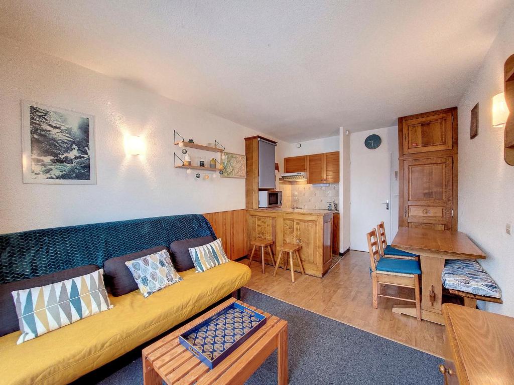 Studio fonctionnel avec coin montagne et balcon exposé Sud, proche pistes et commerces - 2