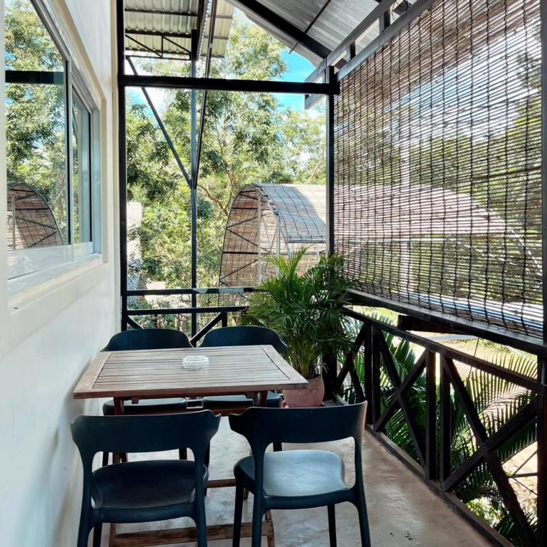 CornerStone Nesat in Nesat Village, Phumĭ Chroŭy Svay