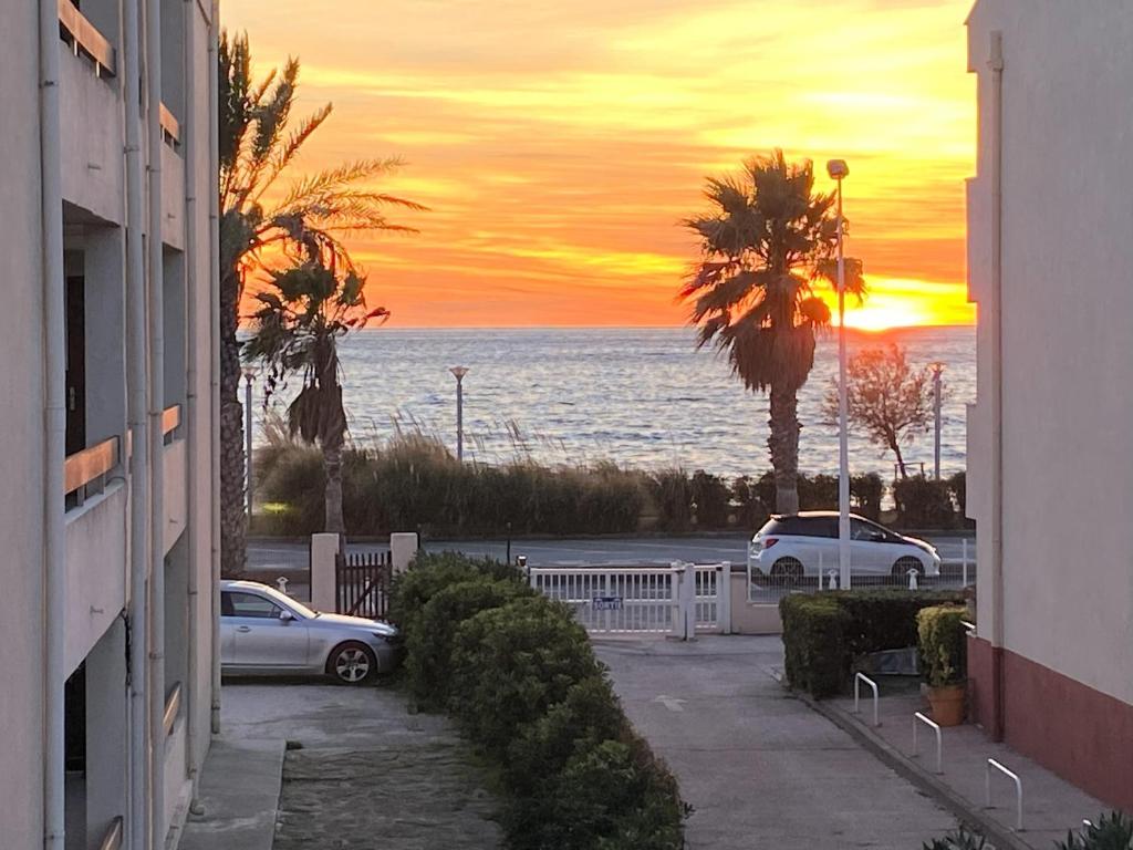 T3 vue mer à 80m de la plage - 1