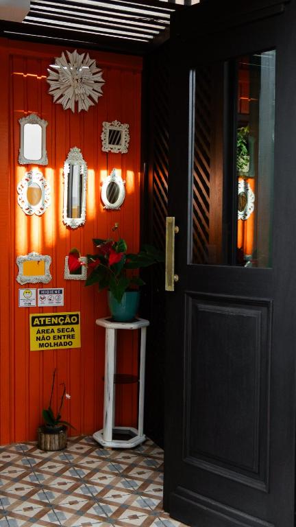 Front desk [24-hour]