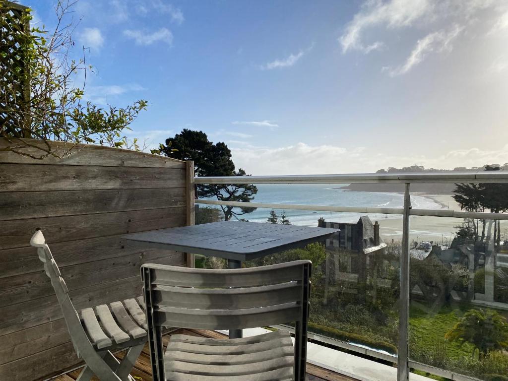 Appartement VUE MER EXCEPTIONNELLE avec terrasse à PERROS-GUIREC - Réf 905 - 1