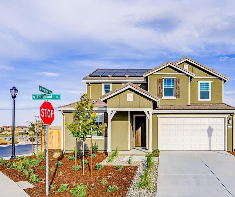 Stunning Lake home close to Bart, Marina, Boating