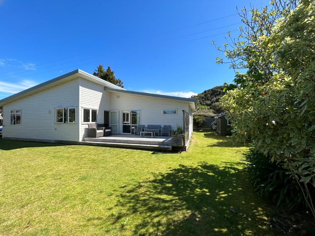 Graydon Grove, Kaiteriteri