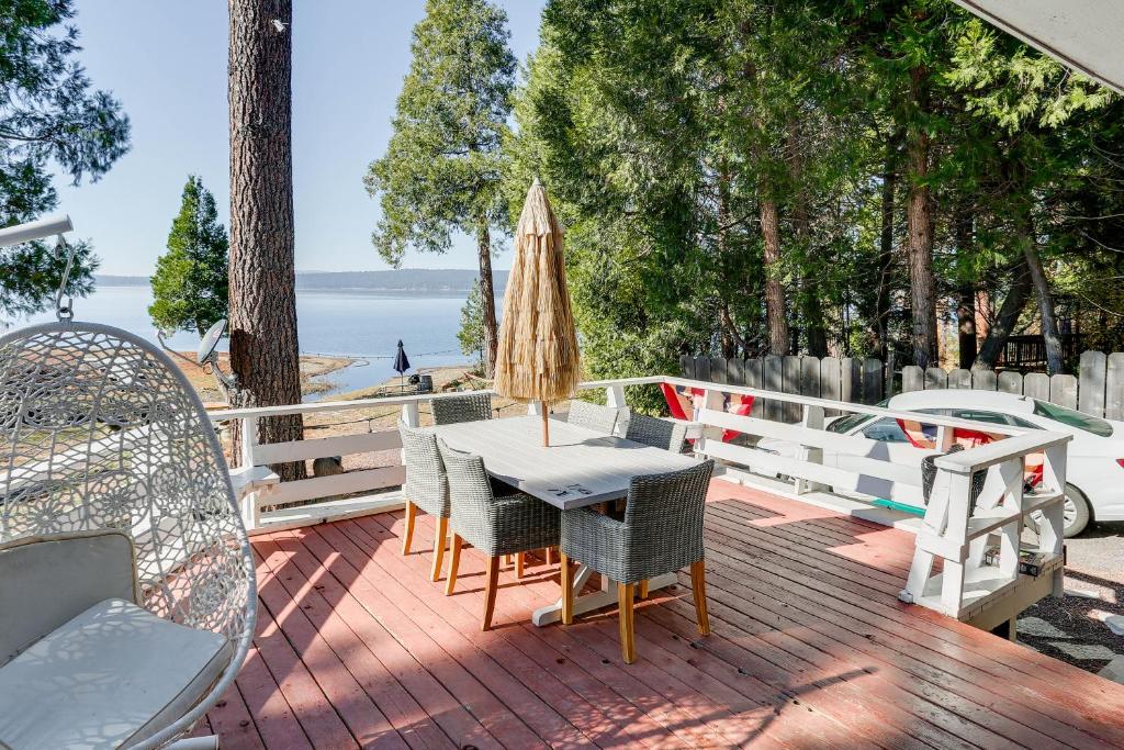 Charming Home with Private Dock on Lake Almanor!